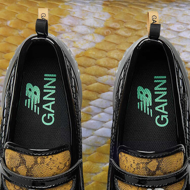 Parecen unos mocasines, pero son las zapatillas más cómodas que aman los daneses y que firman New Balance y Ganni para llevar a todos lados