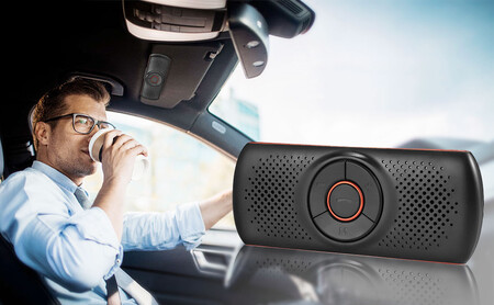 El manos libres Bluetooth para coche más vendido de Amazon no necesita instalación, se controla por voz y cuesta menos de 20 euros