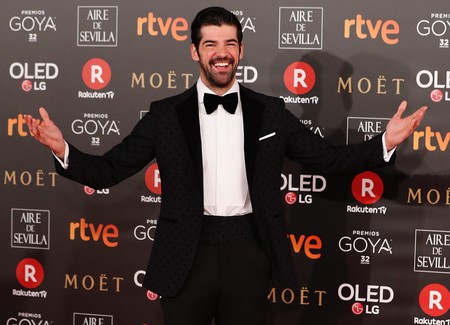 De lunares y fajín, el look de Miguel Angel Muñoz en los premios Goya 2018
