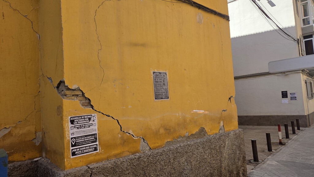 "Estadio reparado, barrio arruinado": tras un mes y 1.700 terremotos, más de 200 personas siguen fuera de su hogar en Granada 