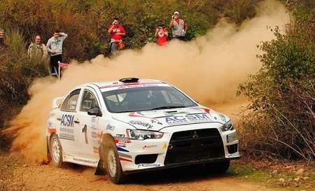 Xevi Pons se pasea en el Rallye de Tierra del Bierzo