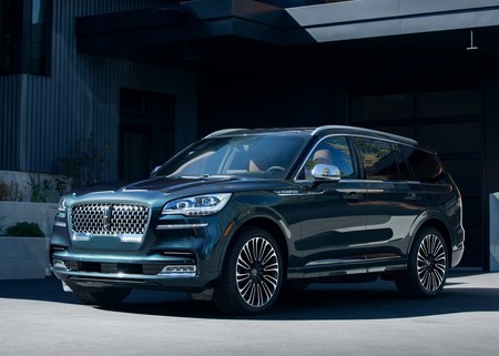 Bastan dos clicks para que el precio del nuevo Lincoln Aviator rebase los 90 mil dólares en EEUU