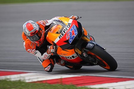 Casey Stoner durante el primer día en Sepang