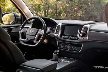 SsangYong Rexton 2023 interior