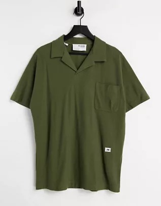 Polo caqui extragrande con logo de algodón orgánico de Selected Homme