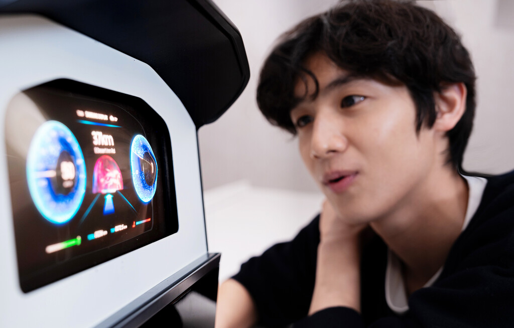 Samsung prueba en el coche una pantalla que parece del futuro, aunque donde nos gustaría verla es en el hogar