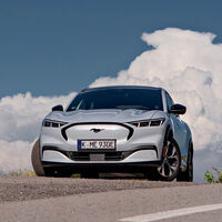 Los tres gigantes de Detroit se unen a Biden en un objetivo común: que la mitad de sus ventas en EEUU sean coches eléctricos