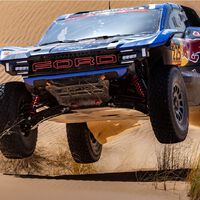 ¡Asalto español al Dakar! Nani Roma y Carlos Sainz son los nuevos líderes tras una remontada casi milagrosa 