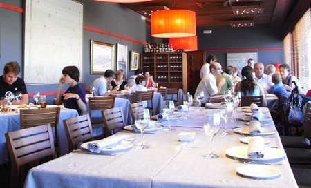 A la cena de empresa, en transporte público sin lugar a dudas