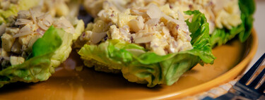 Esta fresquísima ensalada de pollo está conquistando el universo. Y se prepara en solo cinco minutos