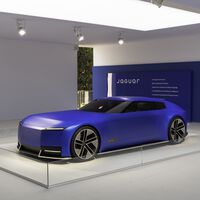 Jaguar no volverá a ser lo que era. Hemos hablado con el director de Comunicación de la marca y le hemos preguntado por su caída de ventas y su controvertido coche eléctrico