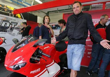Suspendida la presentación de la Desmosedici RR