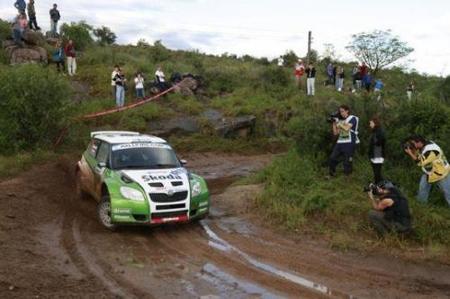 Triplete de Škoda tras el abandono de Kris Meeke