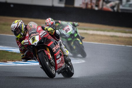 ¡Triplete! Álvaro Bautista completa el pleno en Phillip Island tras la mayor exhibición de Ducati en el WSBK