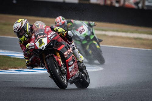 ¡Triplete! Álvaro Bautista completa el pleno en Phillip Island tras la mayor exhibición de Ducati en el WSBK