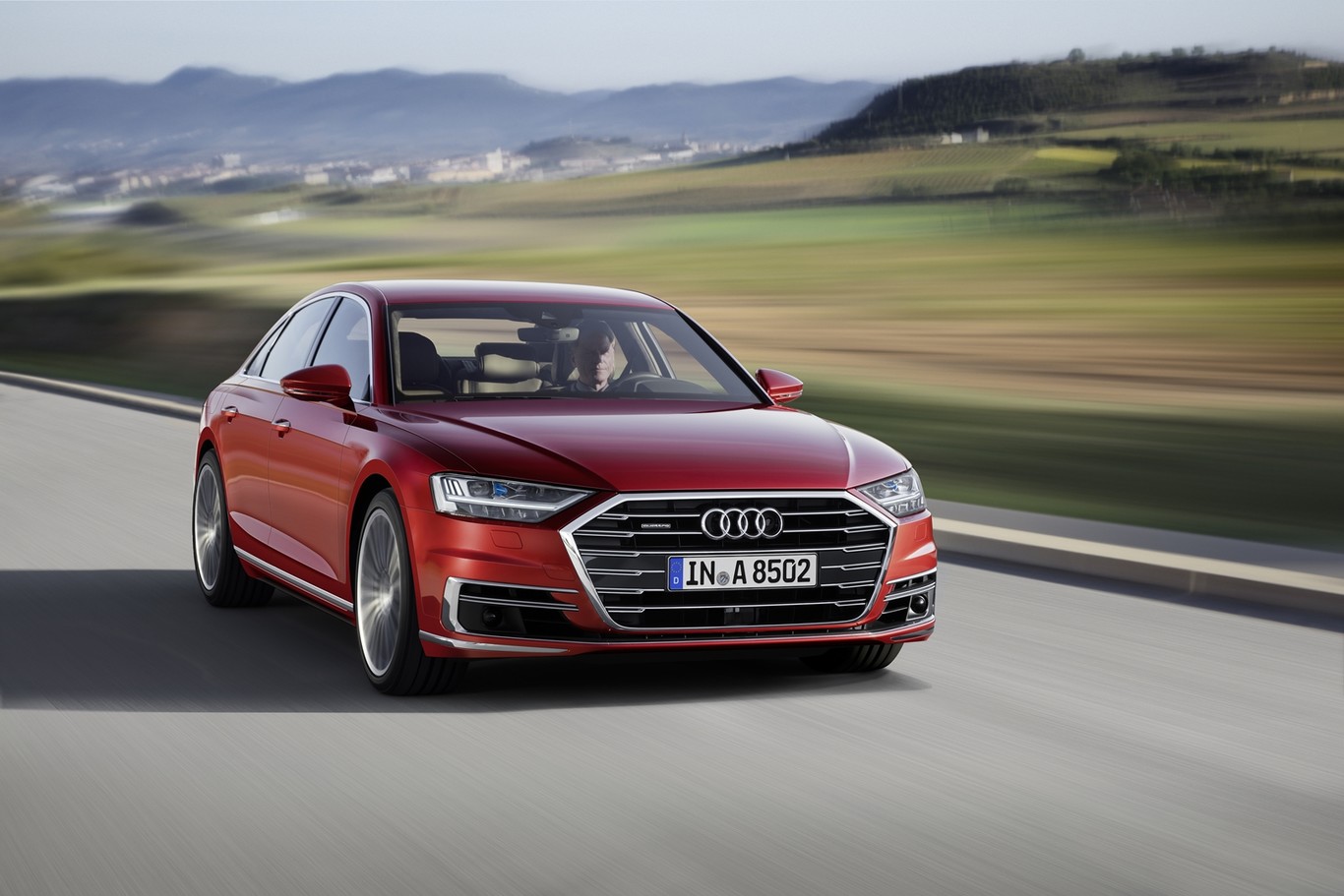 El Audi A8 es un híbrido quattro que te hace masajes mientras va en modo autónomo