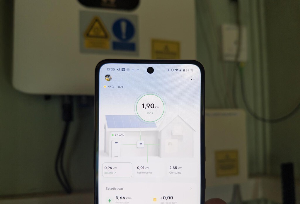 Llevo años utilizando el móvil para ahorrar en mi factura de la luz: estas son mis apps favoritas y cómo las utilizo