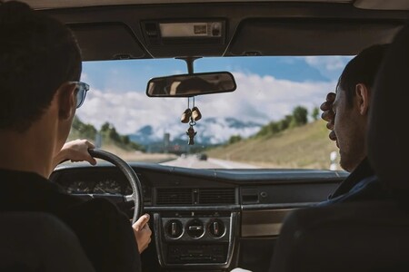 Descansar en los viajes en coche es fundamental, pero aún hay un 12% de conductores que ni se lo plantea