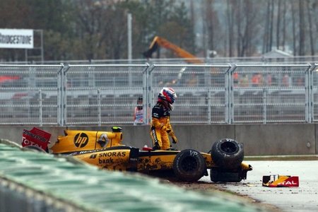 Accidente de Vitaly Petrov en GP de Corea 2010