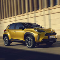 El Toyota Yaris Cross llega a España en sus versiones más baratas: un B-SUV desde 23.350 euros con descuento