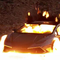 Ida de olla nivel: hace explotar un Lamborghini Huracán para convertir en NFT los restos que volaron por los aires