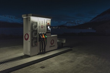 Gasolinera de noche Orkan