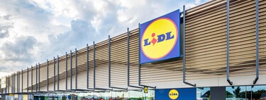 Una solución de quita y pon (y barata) que vende Lidl para poder renovar el suelo de la terraza o el balcón sin obras