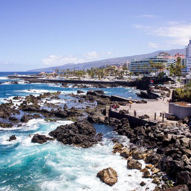 El pueblo pesquero español con piscinas naturales donde se come uno de los mejores helados del mundo en 2026