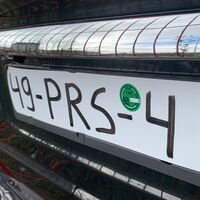 Cazado un conductor que circulaba con un coche con matrícula extranjera pintada con rotulador permanente y sin seguro