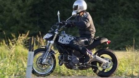 Ducati Scrambler, foto espía