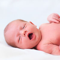 Fontanelas hundidas, lengua seca y otros síntomas de deshidratación en el recién nacido que debes vigilar 