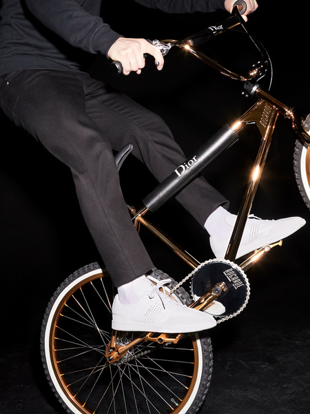 Todo un capricho que desearás muy fuerte: la nueva bici de Dior Homme viene bañada en oro