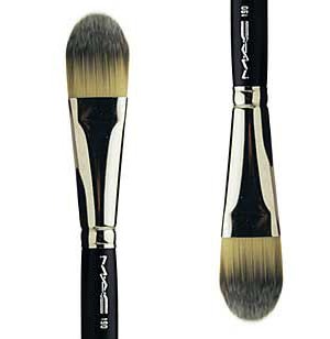 con que brocha se aplica la base