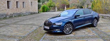 Probamos el Škoda Superb L&K: el lujo del segmento E a precio de generalista