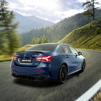 El Mercedes-AMG A 35 L 4Matic es una versión de batalla larga de esta berlina deportiva, sólo para China