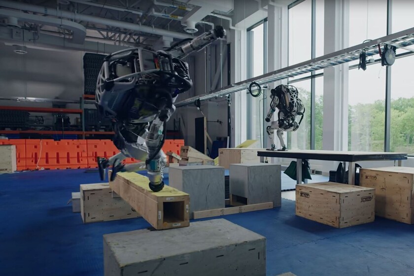 Así se ve Atlas haciendo parkour: el robot de Boston Dynamics alcanza niveles de agilidad que muchos humanos no podemos