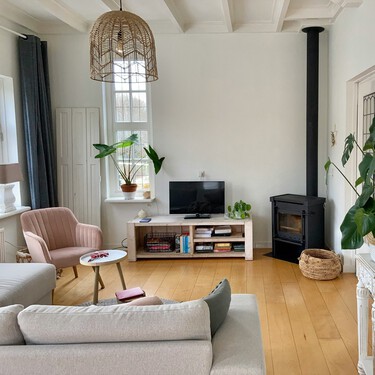 JYSK tiene un conjunto de mesa y sillas ideal para cocinas pequeñas: es compacto y cuesta solo 90 euros