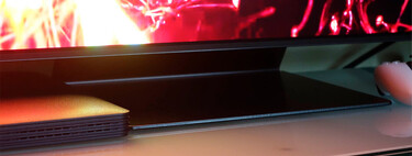 Los televisores OLED pesan, y mucho. Aligerarlos pasa por seguir los mismos pasos de Samsung con One Connect