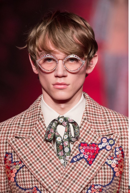 El lado femenino del hombre sigue encandilando a Alessando Michele para Gucci, y a nosotros también
