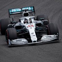 Lewis Hamilton aprovecha otro ridículo de Ferrari para llevarse la pole position en Hockenheim