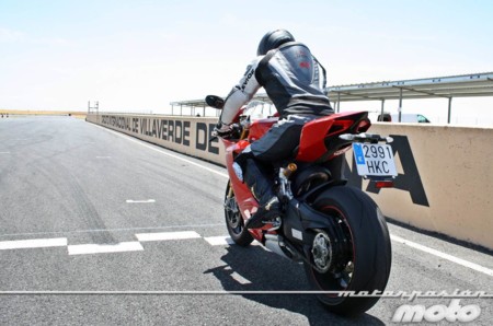 Motorpasión a dos ruedas: vídeo y prueba de la Ducati 1199 Panigale S y más novedades de 2013