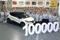 Renault Valladolid celebra el Renault Captur número 100.000 vendiendo en Japón