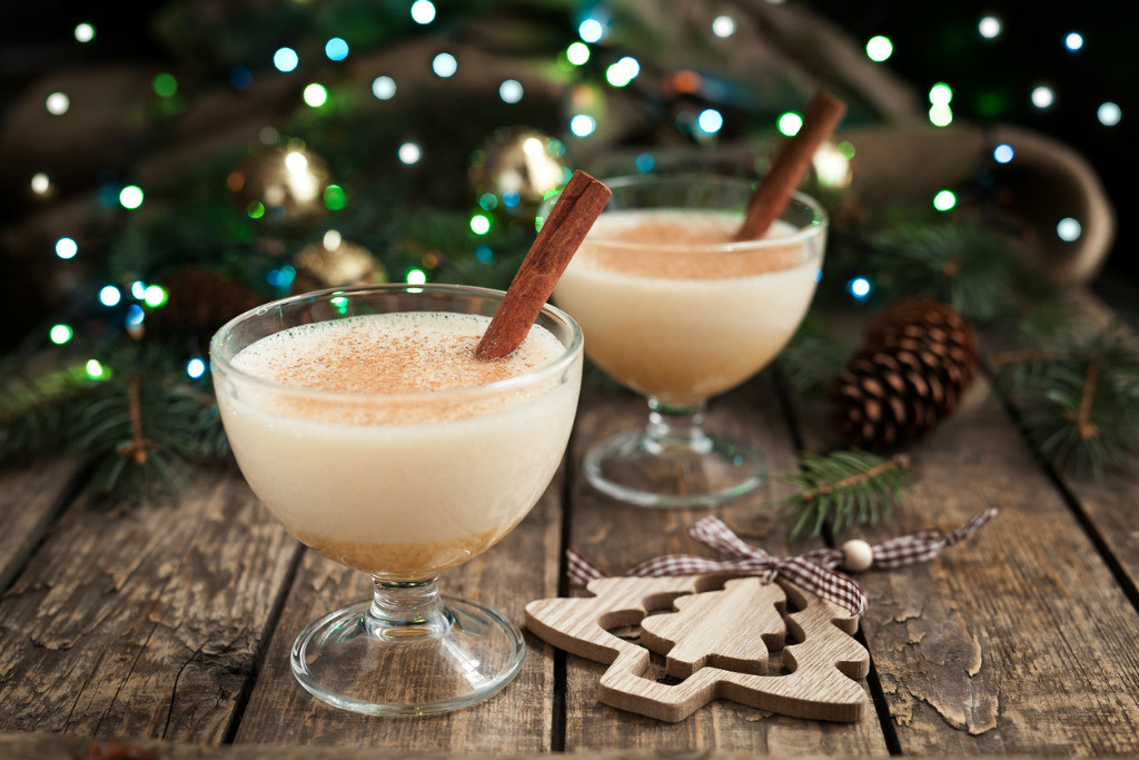 ¿Qué es el eggnog o ponche de huevo? La tradición de una bebida ideal