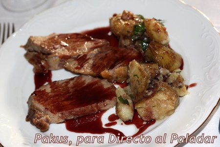 Receta de presa de cerdo ibérico con salsa de vino y frutos rojos