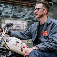 Las rebajas se adelantan con esta cazadora de tipo biker ideal para la primavera