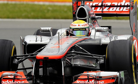 Lewis Hamilton golpea de nuevo y se sitúa como favorito para mañana