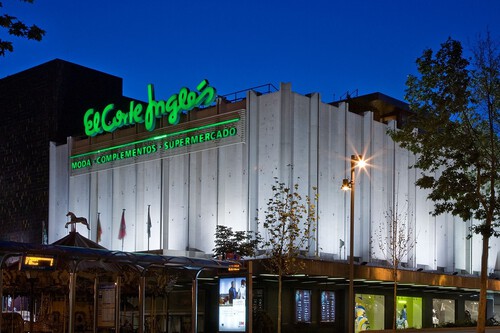 Chaquetas y abrigos a mitad de precio: El Corte Inglés se deshace de todo el stock con una liquidación en su outlet