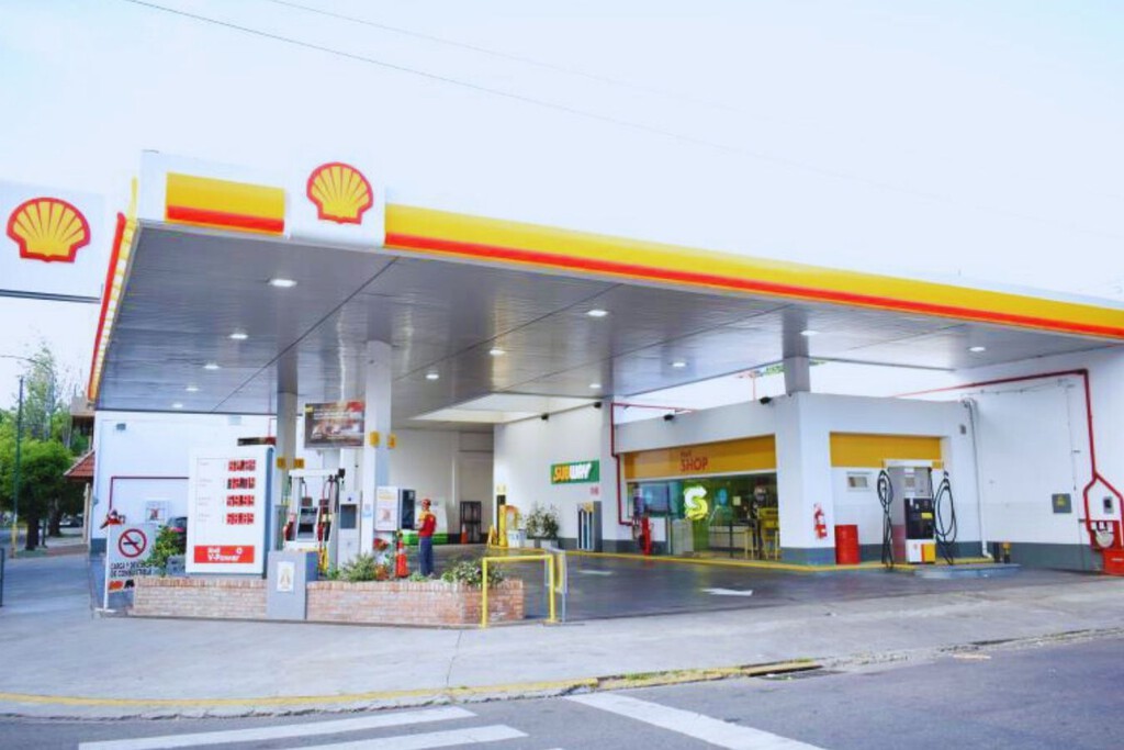 Cargar combustible en Argentina: cómo aprovechar los reintegros de billeteras y tarjetas para ahorrarte hasta 50 mil pesos al mes 