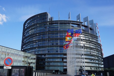 Así pretende Europa reducir los excesos de los bancos