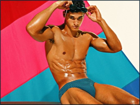 Compra la colección swimwear de Charlie by Matthew Zink con un 40% descuento